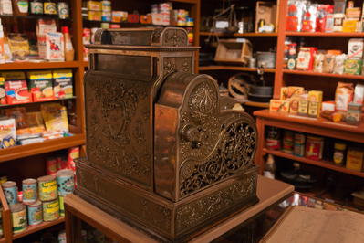 dollywood general store